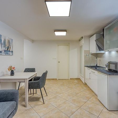 Apartments Pino Ровинь Экстерьер фото