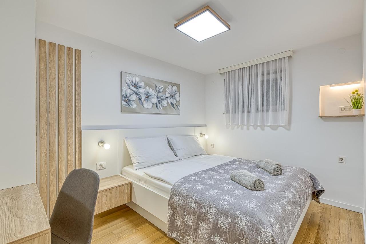 Apartments Pino Ровинь Экстерьер фото