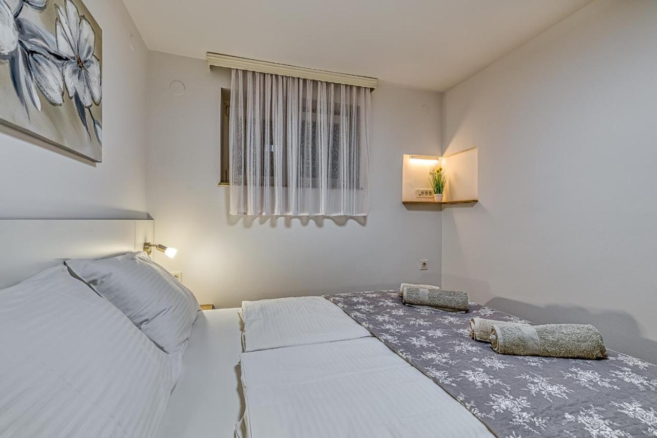Apartments Pino Ровинь Экстерьер фото