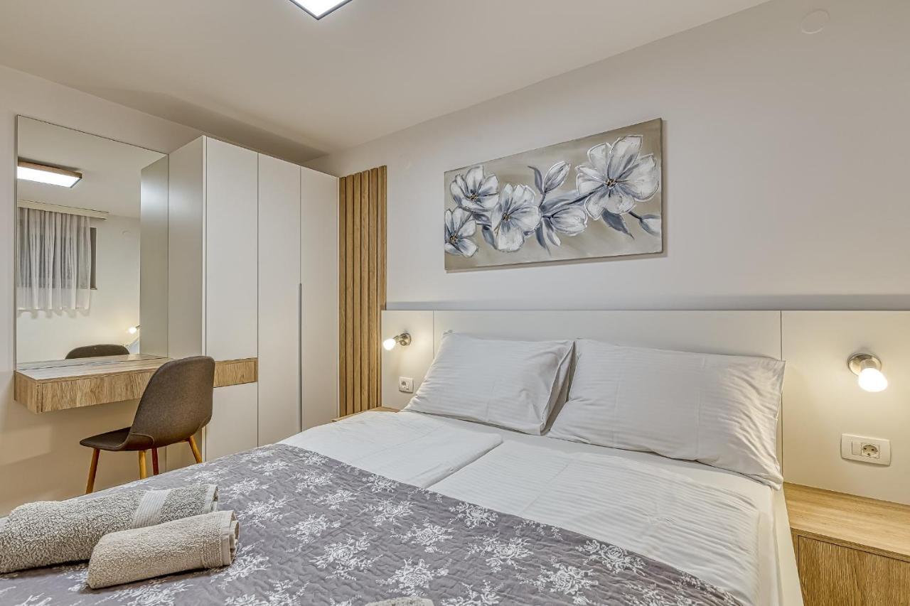 Apartments Pino Ровинь Экстерьер фото