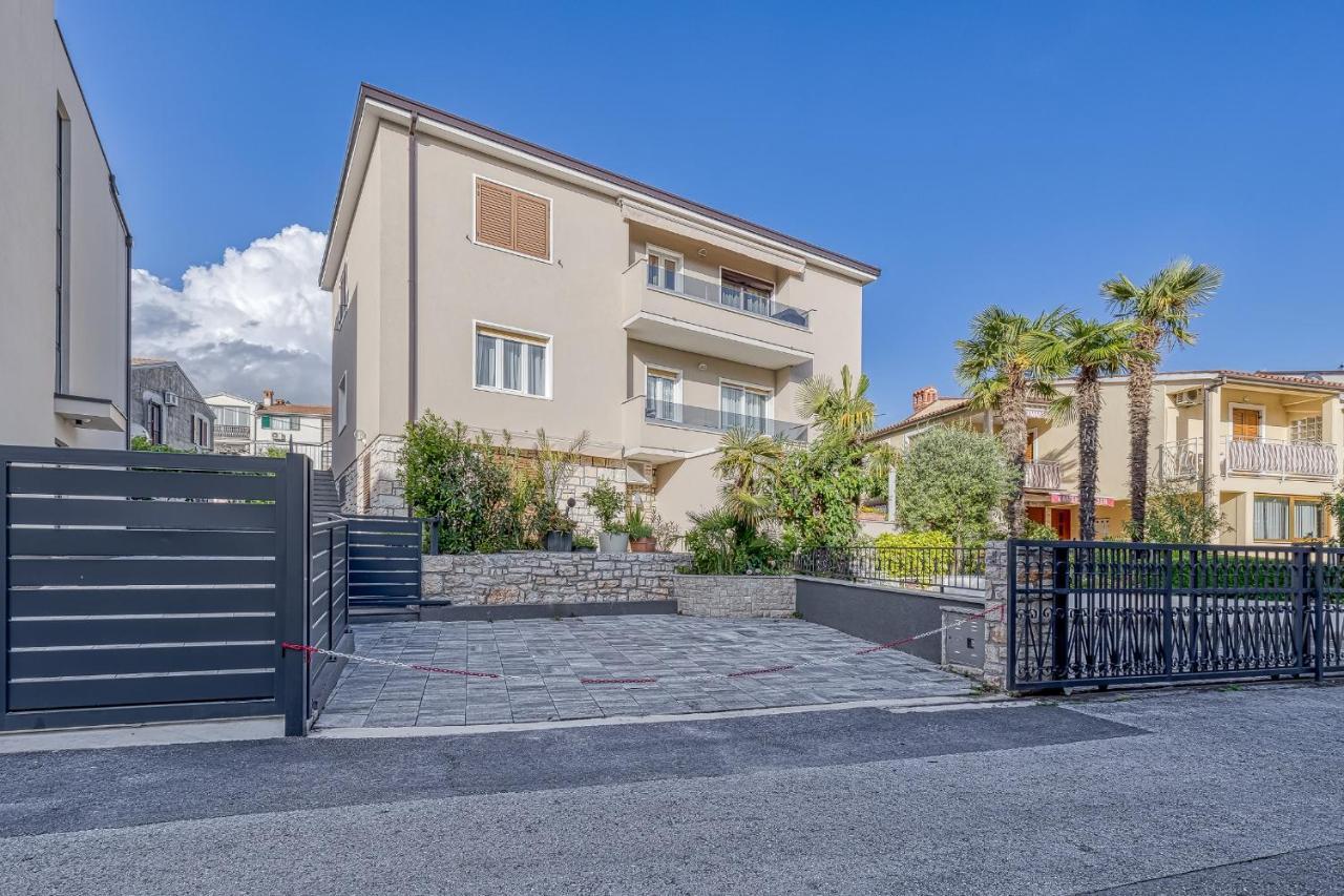 Apartments Pino Ровинь Экстерьер фото