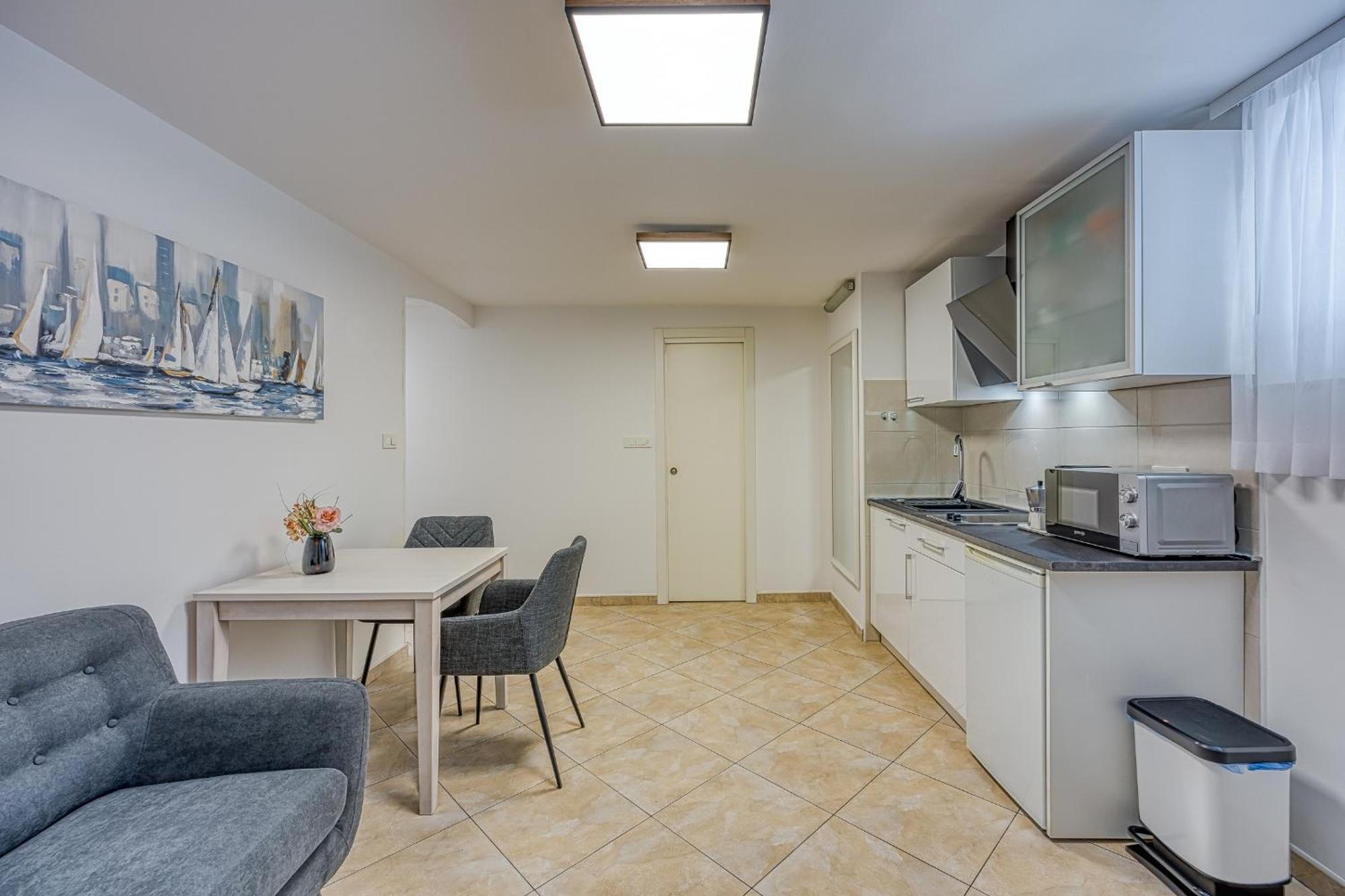 Apartments Pino Ровинь Экстерьер фото