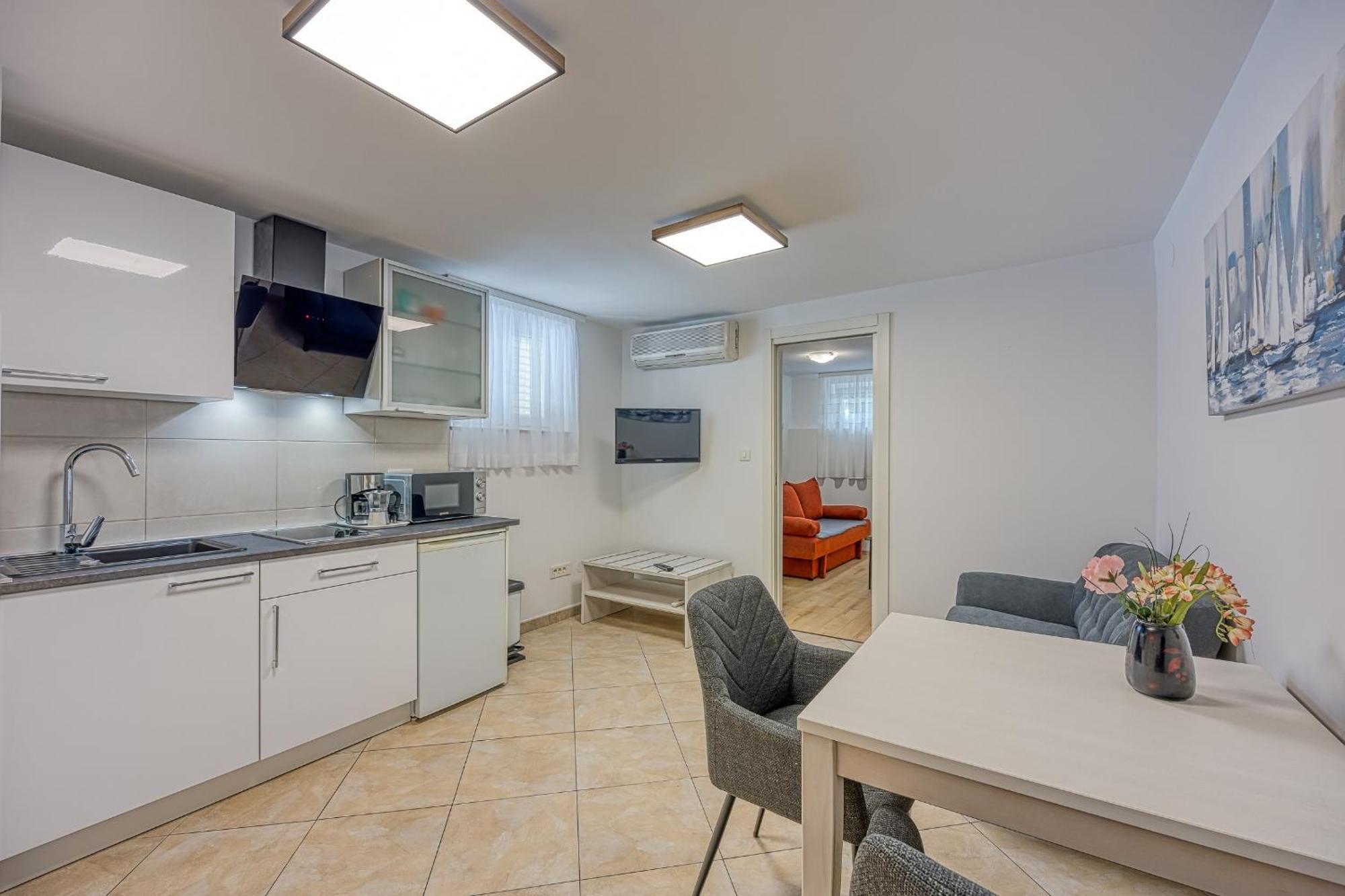 Apartments Pino Ровинь Экстерьер фото