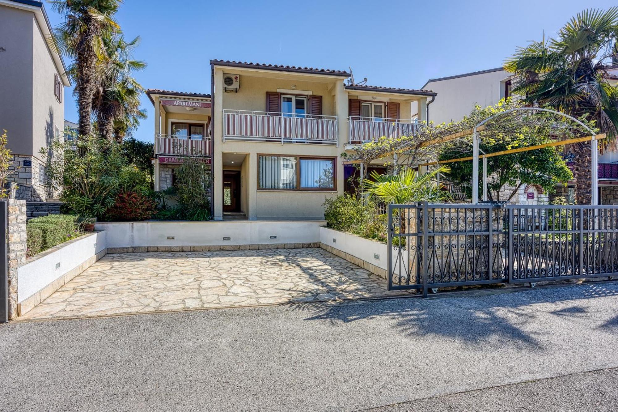 Apartments Pino Ровинь Экстерьер фото