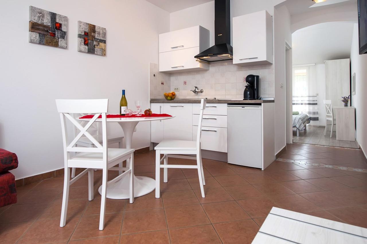 Apartments Pino Ровинь Экстерьер фото